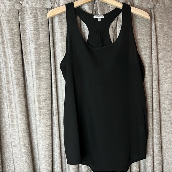StyleMint Black Racerback Flowy Tank Top Size Medium - Picture 5 of 11